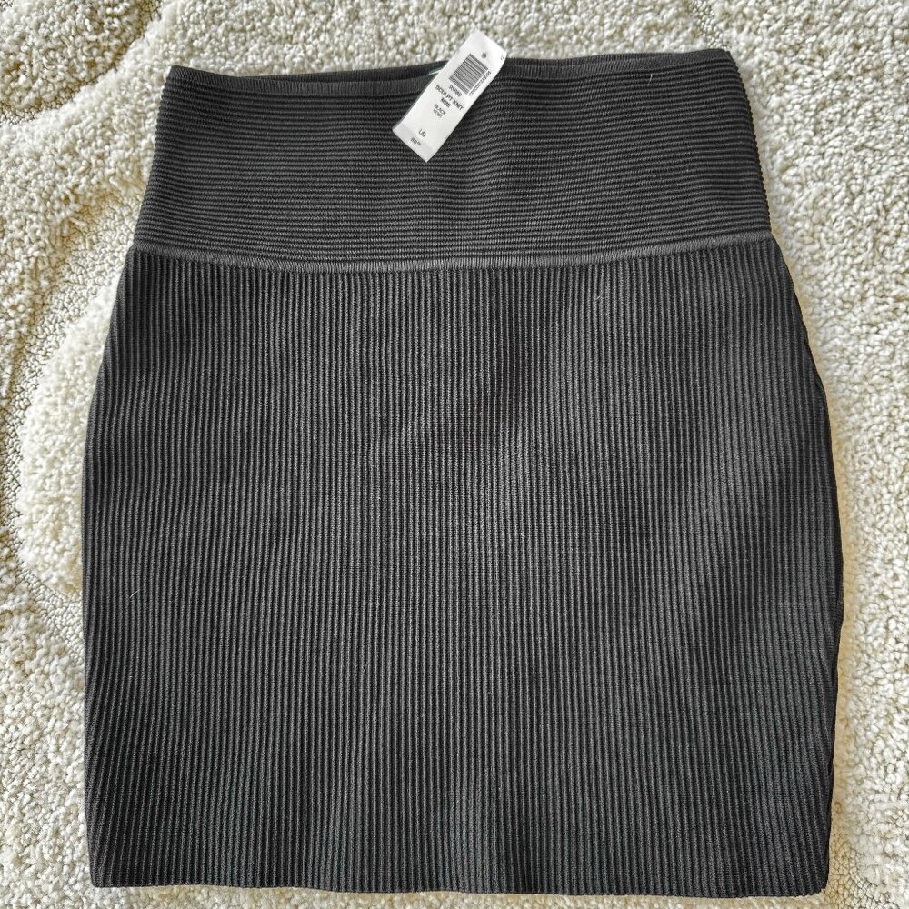 Babaton Aritzia Sculpt Mini Knit Skirt, Black Nori, Large